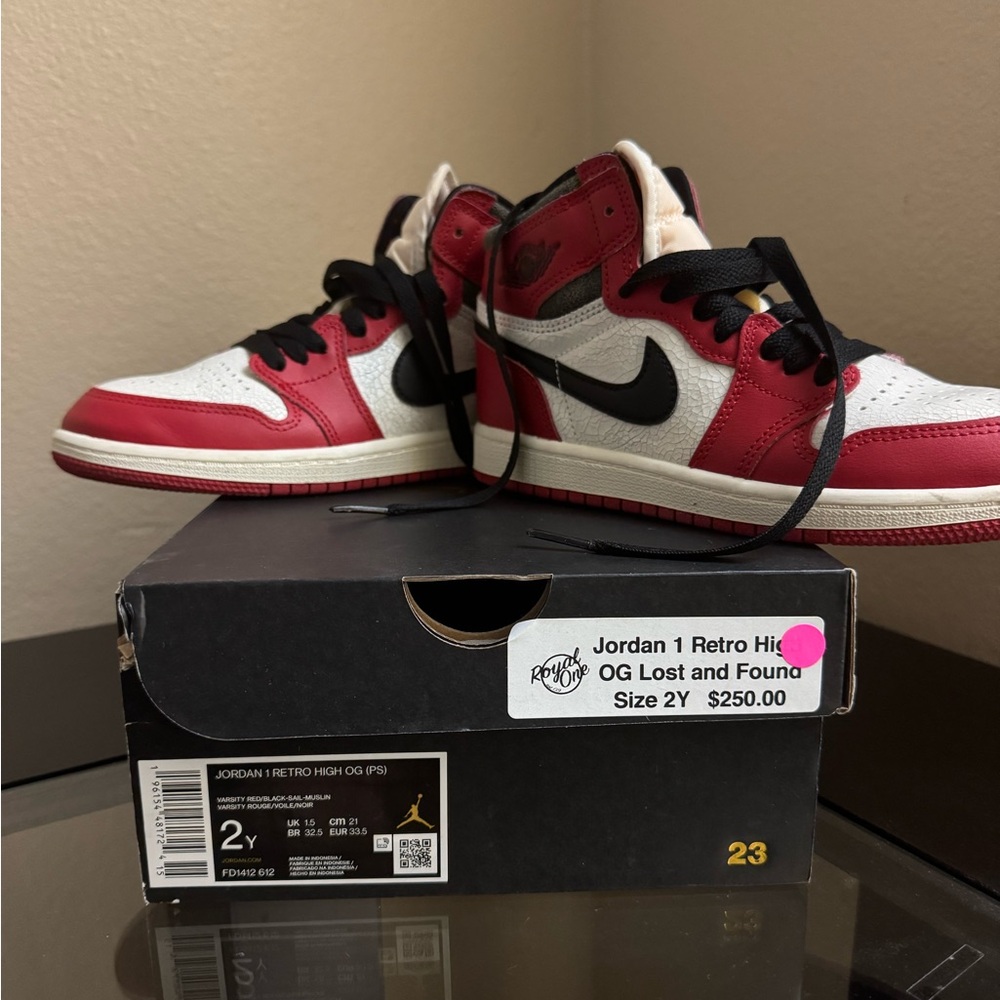 Jordan 1 Retro High OG Red White Black Sneakers
